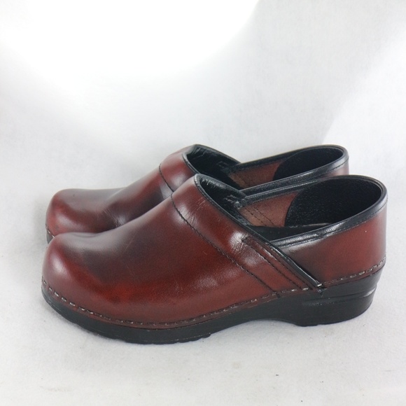 clogs like dansko
